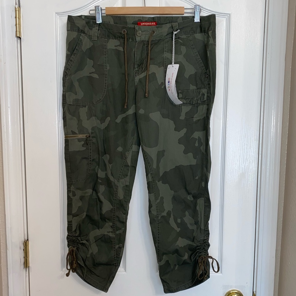 UnionBay Adjustable Capris